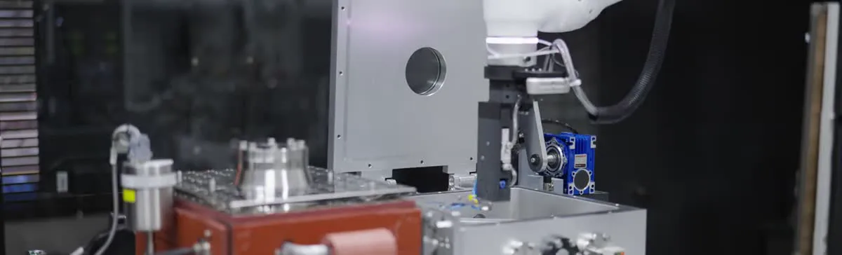 Transfer robot loading and unloading wafers